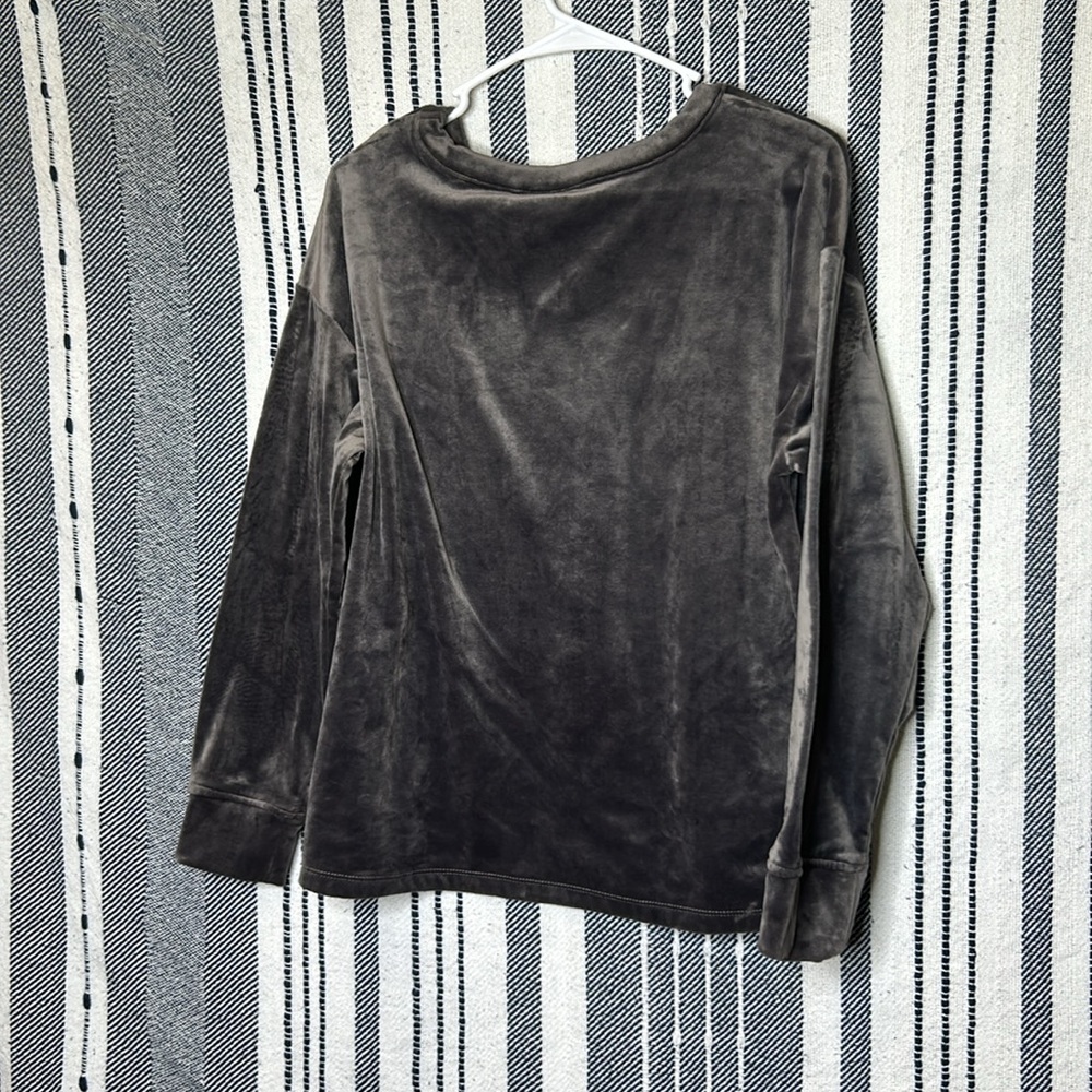House of Harlow 1960 Set Velour Crewneck and Joggers Lounge Set - Picture 3 of 6